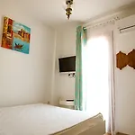 Menendi 3*