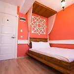 Menendi Hotel 3*