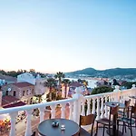 Menendi Hotel 3*