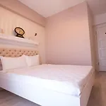 Hotel Menendi 3*