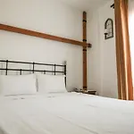 Menendi 3*