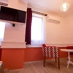 Menendi 3*