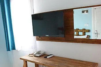 Menendi 3*