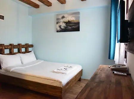 Menendi 3* Foça