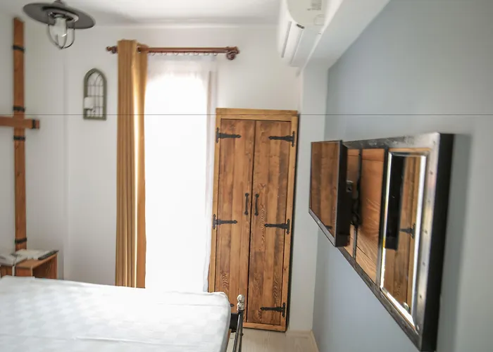 Menendi Hotel 3*
