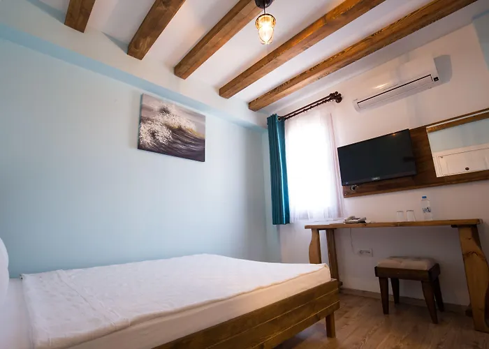 Hotel Menendi 3*