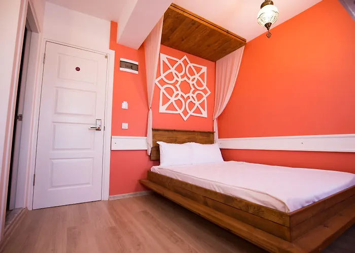 Menendi Hotel 3*