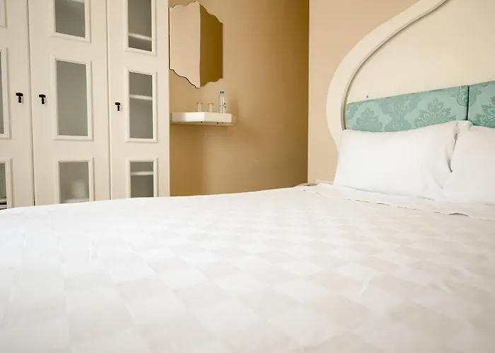 Menendi Hotel