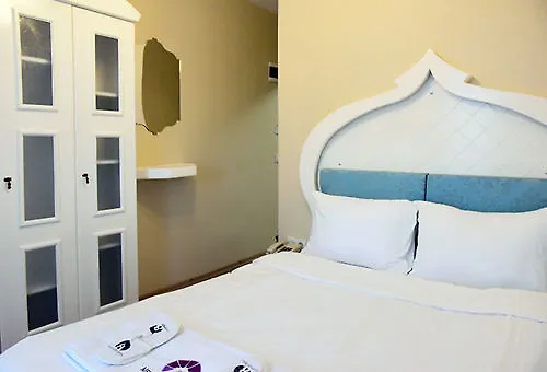 Hotel Menendi 3*