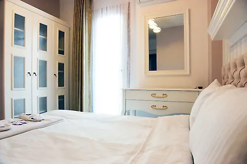 Hotel Menendi 3*