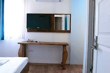 Menendi 3*