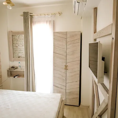 Hotel Menendi