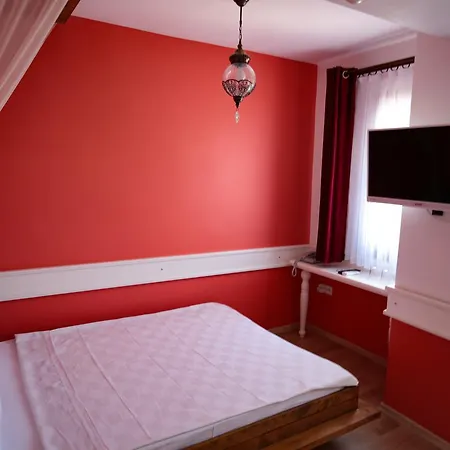 Hotel Menendi