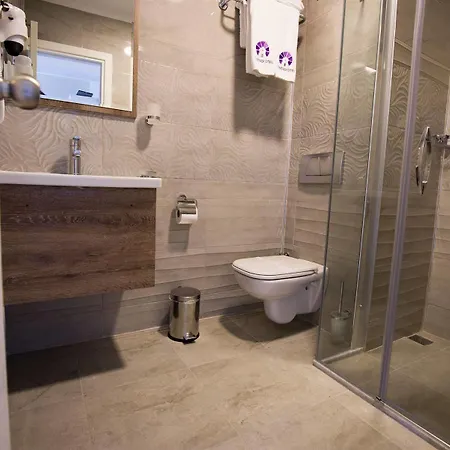 Hotel Menendi 3*