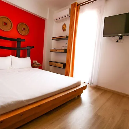 Menendi Hotel Foca