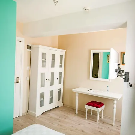 Hotel Menendi 3*